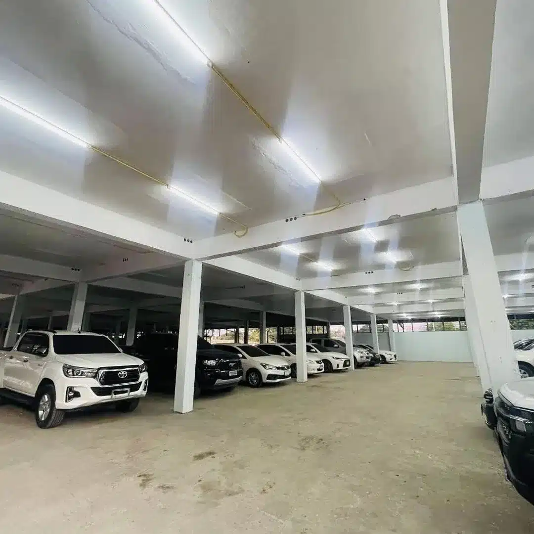 ที่จอดรถในอาคาร สาขา 1 อนุสรณ์สถานดอนเมือง